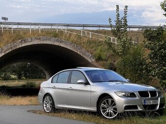 BMW E90 330xi M-Paket-190kW-N52-Logic7-ACC-TV-BT-CCC