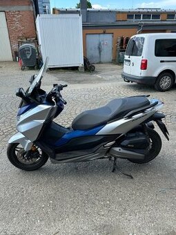 Honda Forza 125 - rv 2017 - najeto 10tkm