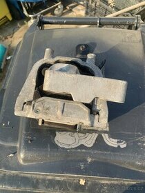 Drzaky motoru vw skoda VICE DRUHU