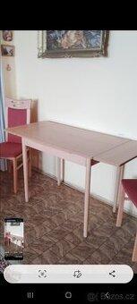 Rozkládací stůl a dvě kuchyňské židle - 1