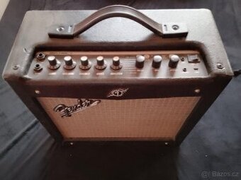 FENDER Mustang I V2 Kytarové modelingové kombo - 1