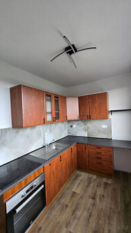 Pronájem bytu 3+1 o výměře 77 m2 s balkónem ve FM