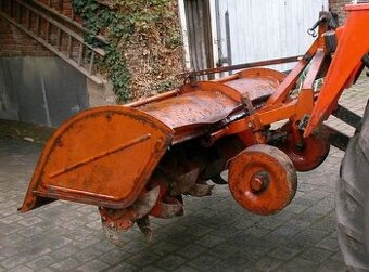 Rotavator z zaberem 2m , urceny pro traktory 40-70 kuni