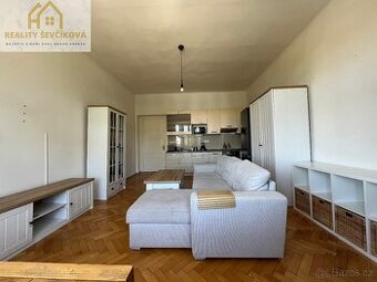 Pronájem zařízeného 2+kk s balkónem, 60m2 – Smetanovo náb.