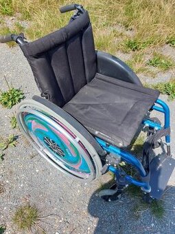 Invalidní vozík dětský