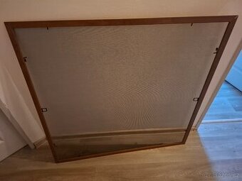 Síť proti hmizu do okna