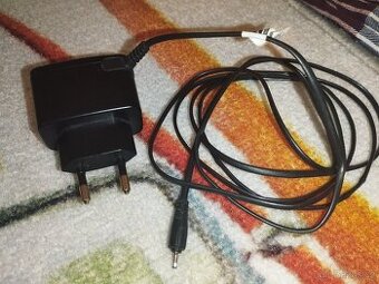 Nabíječka Nokia 2760