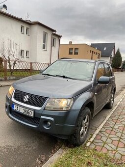 Suzuki Grand Vitar 2 l benzín