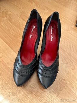 Nové kožené luxusní kožené lodičky vel 43