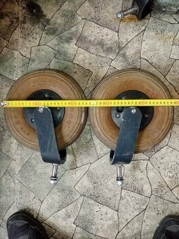 Kolečka přední k invalidnímu vozíku.