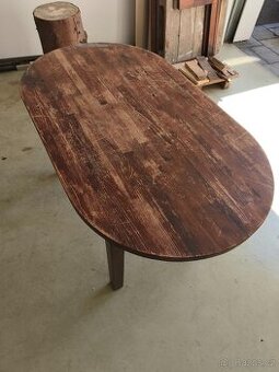 Jídelní stůl dřevěný ovál