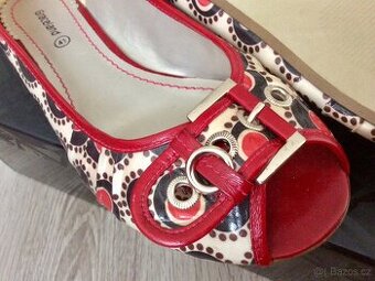 Dámské nové boty, vel.40.