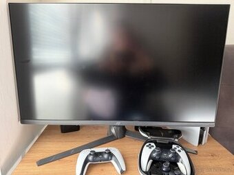 PlayStation 5 pro s mechanikou a bohaté příslušenství