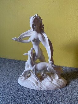 Soška Diana s laní - 1
