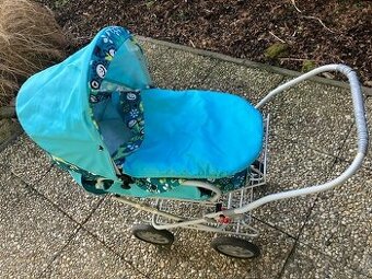 Kočárek na panenky