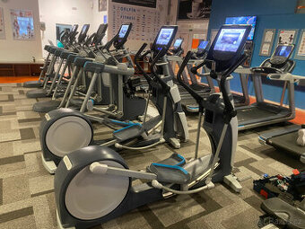 Precor EFX885 P82-komerční eliptický trenažér GEN II.