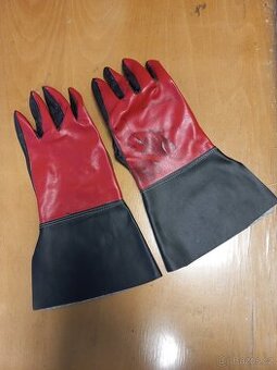 Historické svářečské kožené rukavice i na veterána Jawa