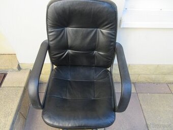 SLEVA - Pohodlná kožená kancelářská/studentská židle - Brno