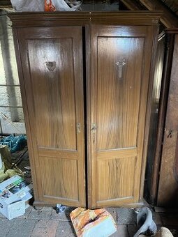 Starožitný nábytek