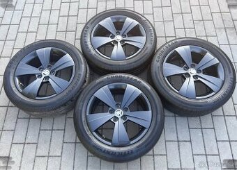 Superb - 17 Triton + letní 215/55 R17 Good Year