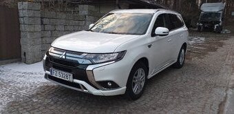 Mitsubishi Outlander 4x4 2,4 benzín 136 koní PLAG-IN