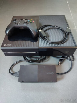Xbox One 500GB, originální ovladač, kabely, hra