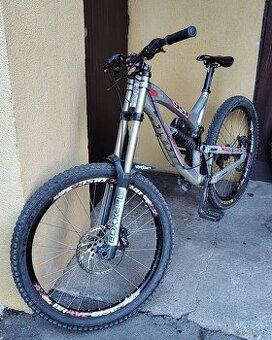 Prodám sjezdové kolo Intense 951 - 1