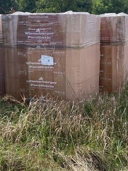 📦 Materiál: Porotherm 44,5 Profi plněné vatou