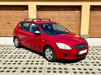 Kia Ceed 1.6 CRDi 170 000 km, ČR 1.maj. Nová STK, tažné
