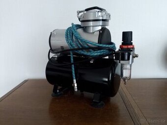 Airbush kompresor Fengda AS-186+ hadice zdarma