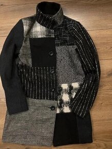 Kabát Desigual vel.38
