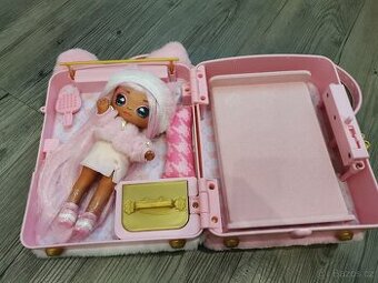 Panenka Na Na Na s batůžkem