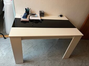 Jídelní/pracovní stůl