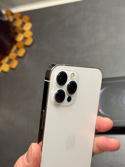 iPhone 12 Pro Max 128 GB - výborný stav