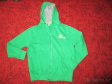 Zelená mikina s kapucí