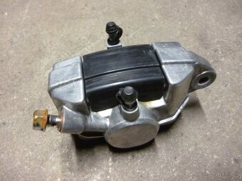 Suzuki GS 1100 G. Zadní brzdový třmen.  od 1982