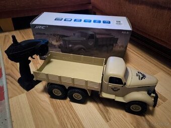 RC model vojenského auta od firmy JRC