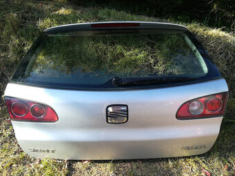 Zadní dveře na Seat Ibiza 3-6L1 stříbrná LA7W