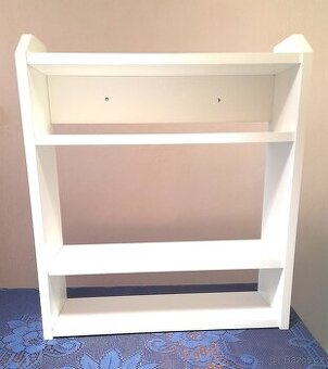 Nepoužitá nová polička.