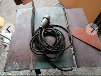 Tovární cirkulárka