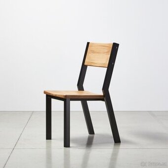 Dubová židle, kovový rám