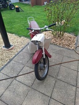 Motorka Jawa 20 Pionýr