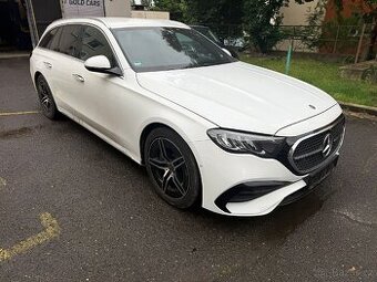 Mercedes-Benz E 300 de AMG Line Hybrid