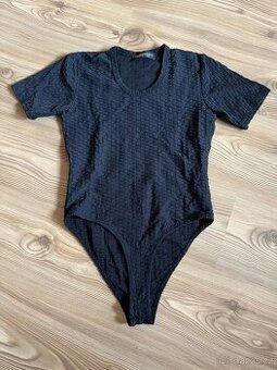 Pěkné černé body vel. M - 1