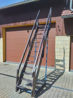 Pojízdné schody