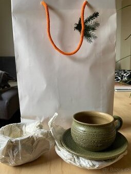 Čajové hrnečky s talířkem