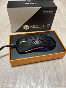 Glorious model O herní myš