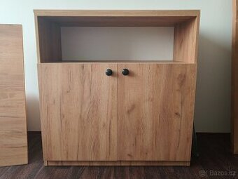 Nová skříň od truhláře , barva dubu