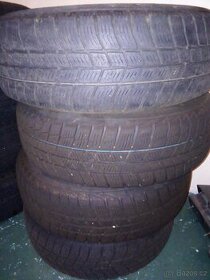 4 ks zimních pneu s plechovými disky 175/70 R 13