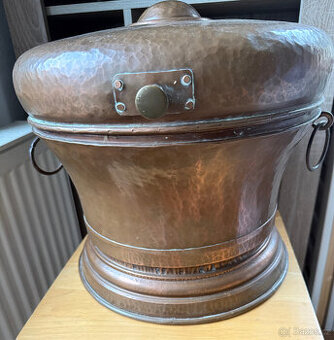 Starožitná měděná nádoba, hrnec